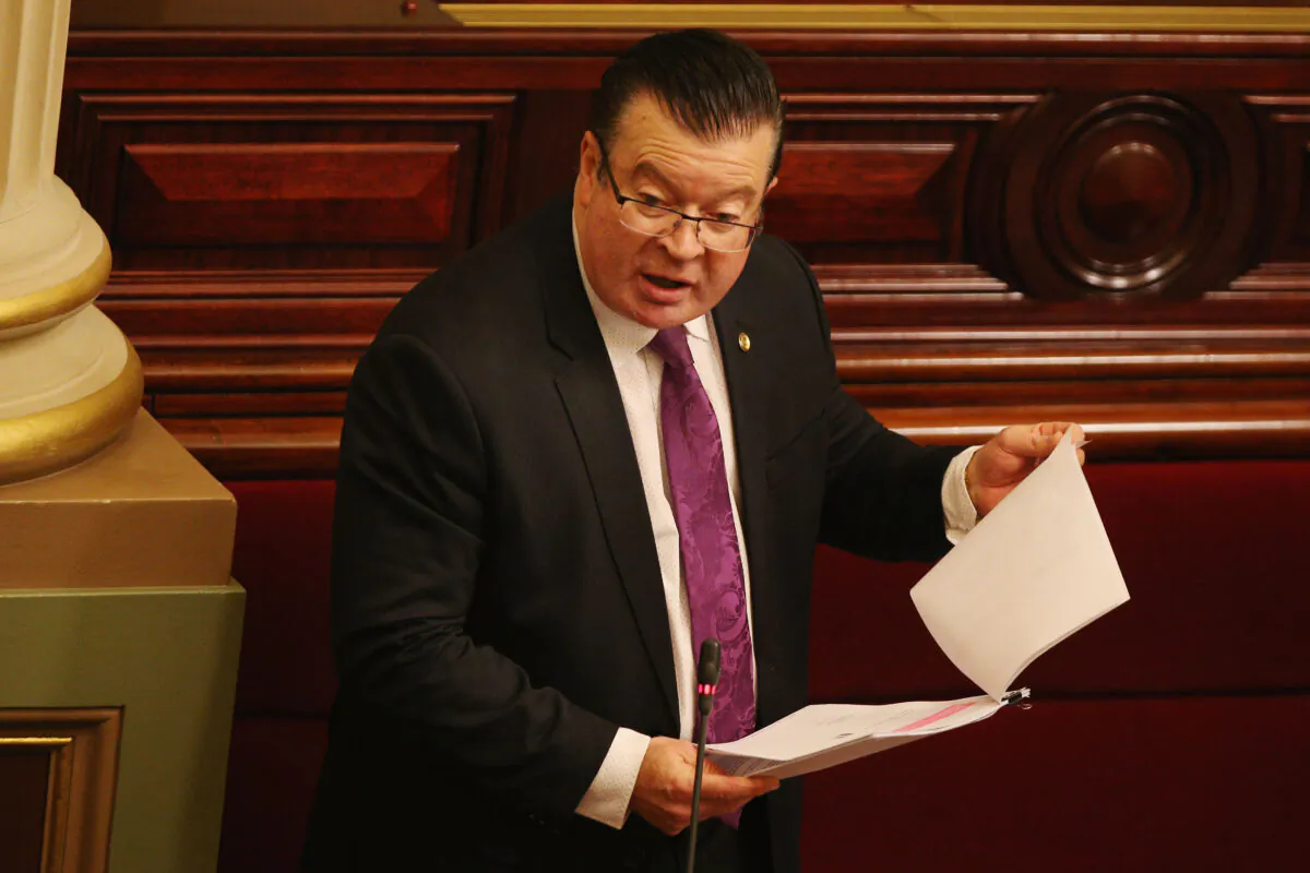 MP Bernie Finn speaks at the Victorian parliament in Melbourne, Australia, on Nov. 2, 2017. (Michael Dodge/Getty Images)