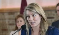 Foreign Affairs Minister Concerned by Close Calls Between Chinese, Canadian Aircraft
