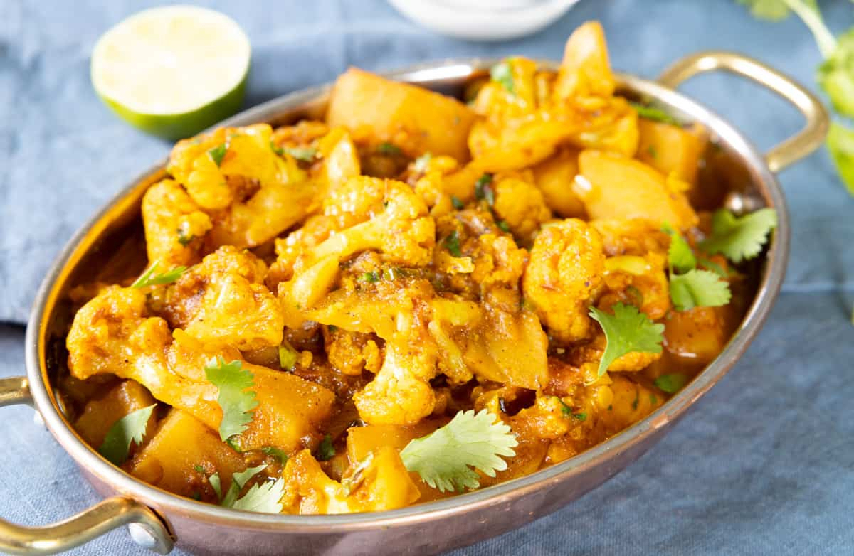 Cauliflower Curry With Potato (Aloo Gobi) - Vimarsana News