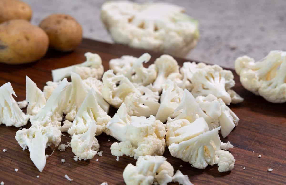 raw cauliflower florets