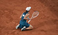 Swiatek Beats Gauff 6–1, 6–3 for 2nd French Open Title