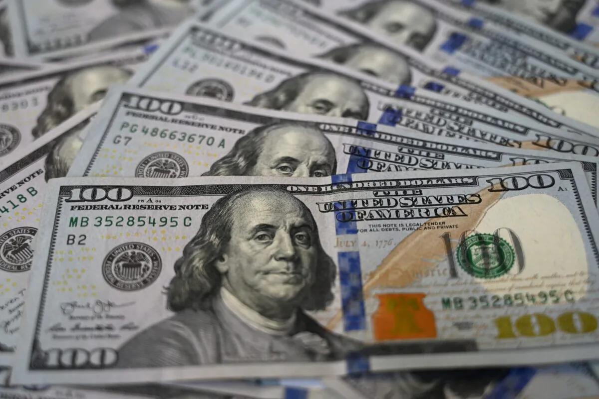 US dollar banknotes show in Istanbul, Turkey on Dec. 7, 2021. (Ozan Kose/AFP via Getty Images)