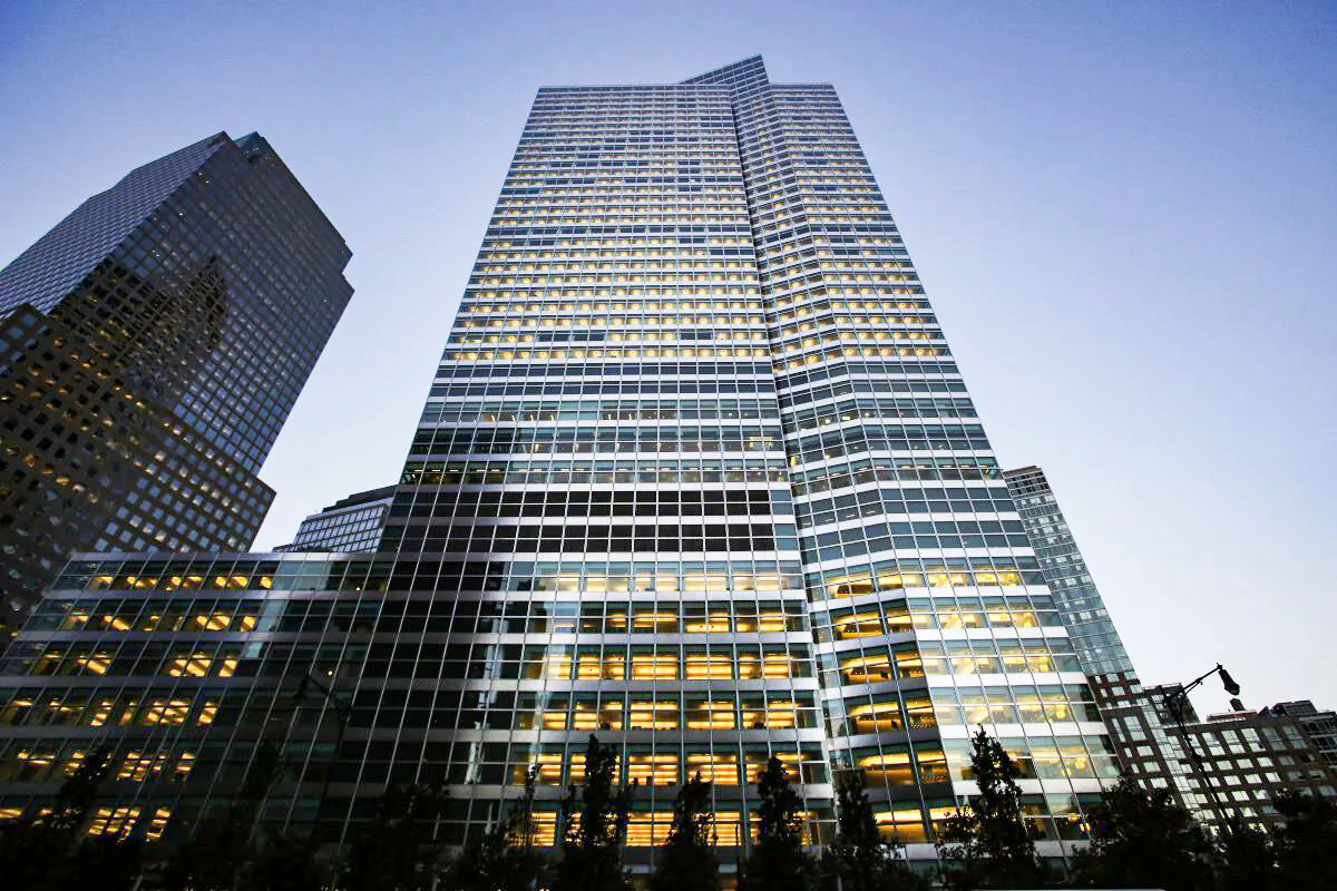 Goldman Sachs headquarters in New York, on Oct. 15, 2015. (Mark Lennihan/AP Photo)