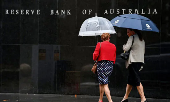 Treasurer Chalmers Denies Tensions with Reserve Bank in Parliament