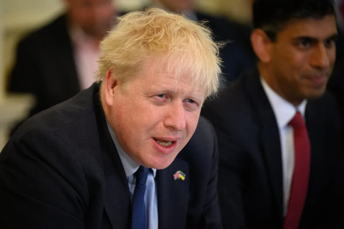 Britain's Prime Minister Boris Johnson addresses his Cabinet ahead of the weekly Cabinet meeting in Downing Street, London, on June 7, 2022. (Leon Neal - WPA Pool /Getty Images)