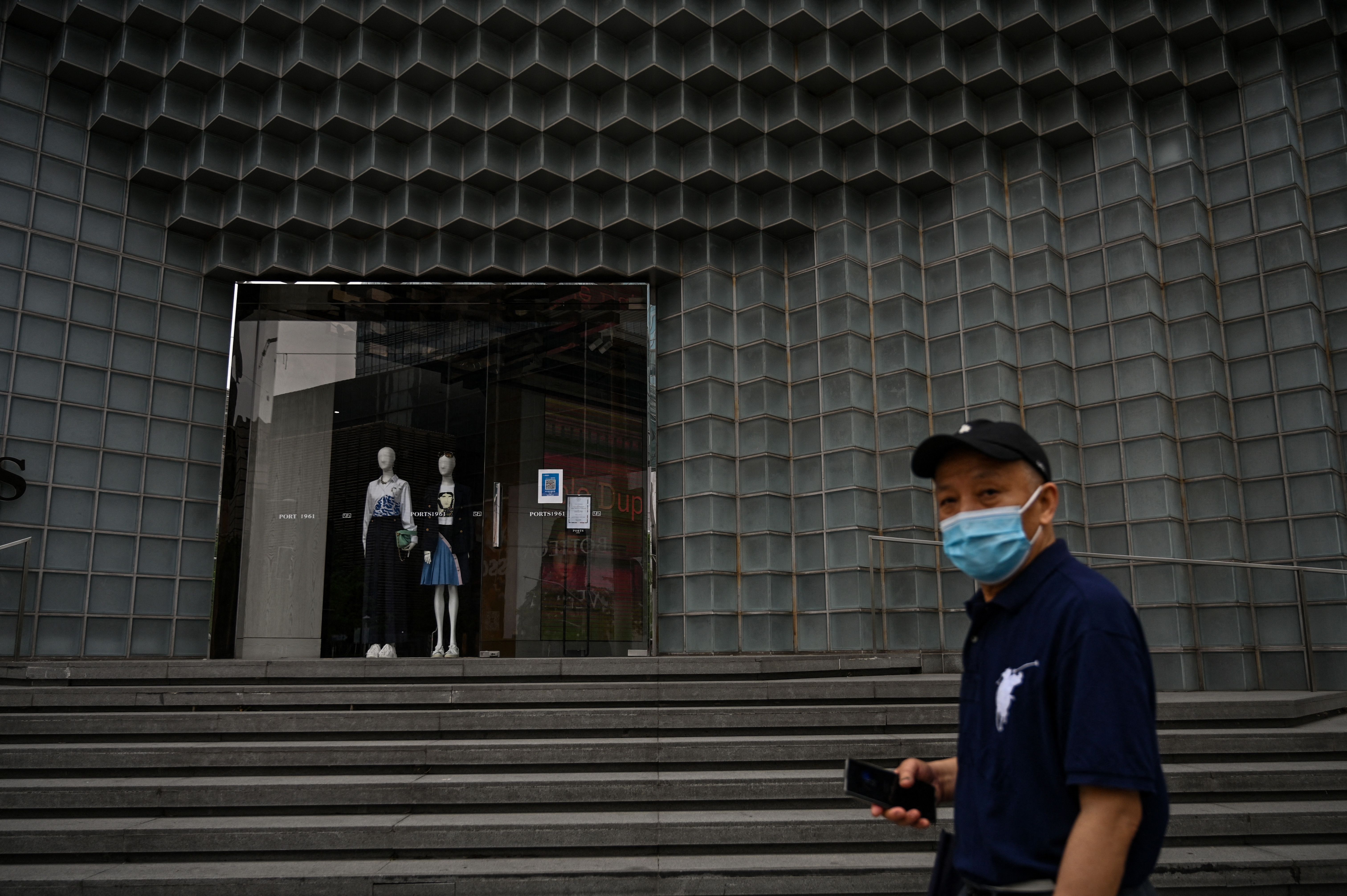 China's Consumers Keep Their Wallets in Lockdown as COVID-19 Curbs Ease - Vimarsana News