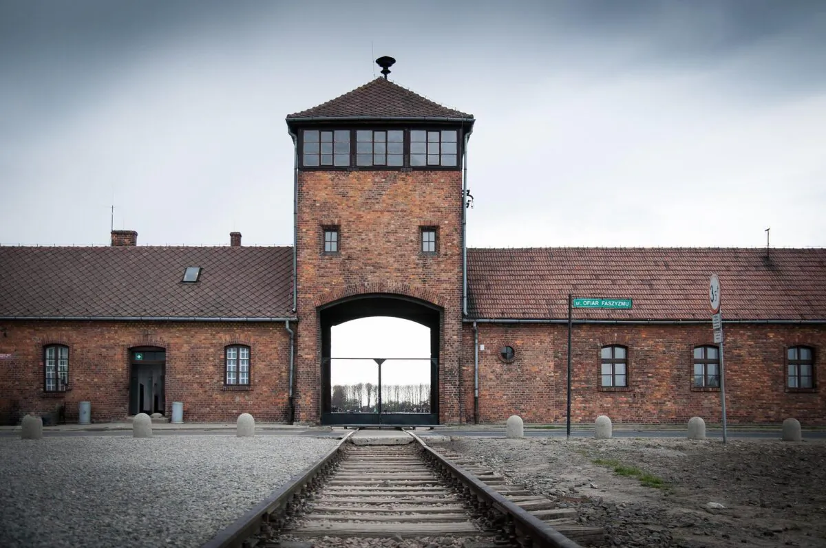 The gate to Auschwitz concentration camp is seen in an undated file photo. (Carl S./Pixabay)