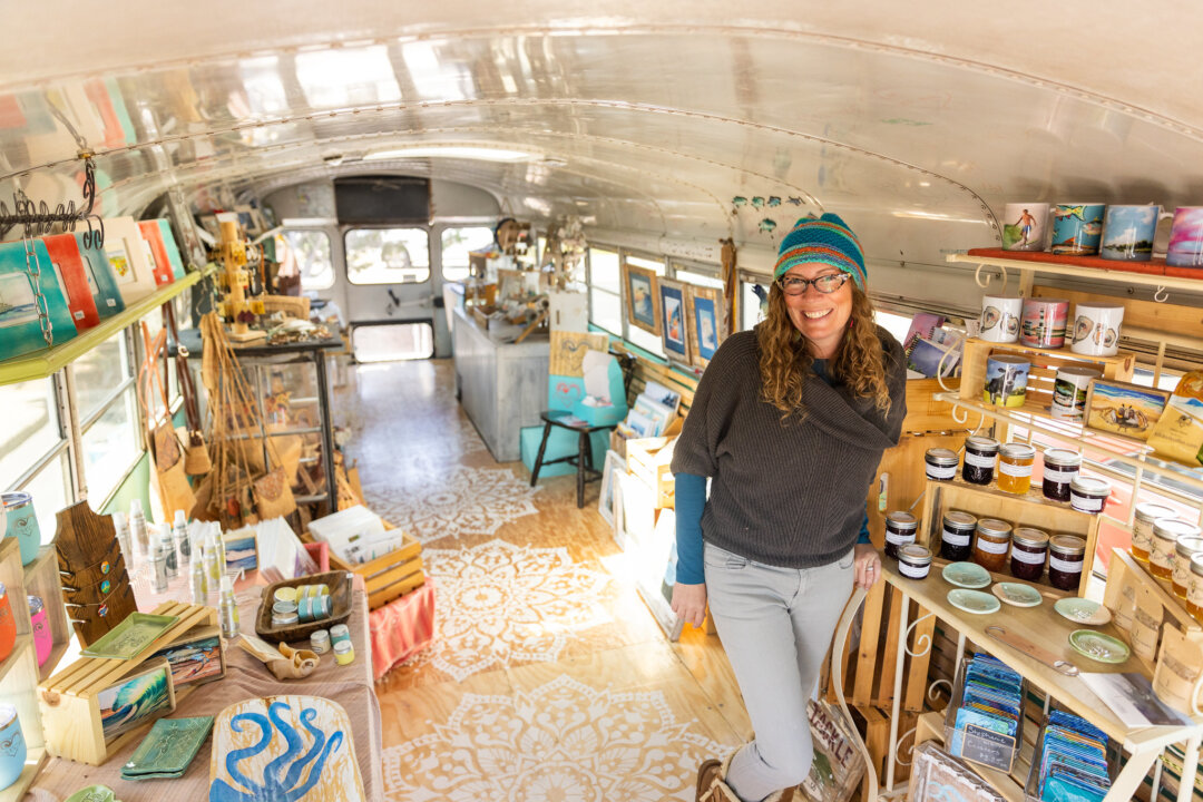 Mobile Art Dealer Sues Town Over Requiring Donation of All Profit to Charity