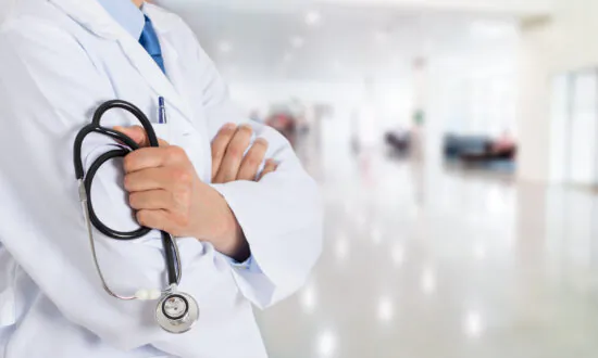 Doctors Sue FDA, Allege Crusade Against Ivermectin ‘Unlawfully Interfered’ With Their Ability to Treat Patients