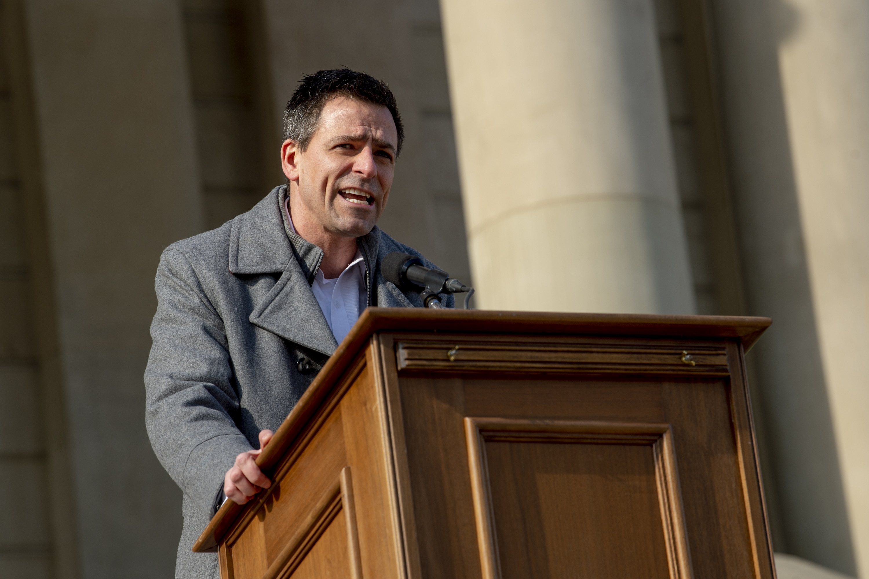 Judge Orders GOP Candidate for Governor to Surrender Guns - Vimarsana News