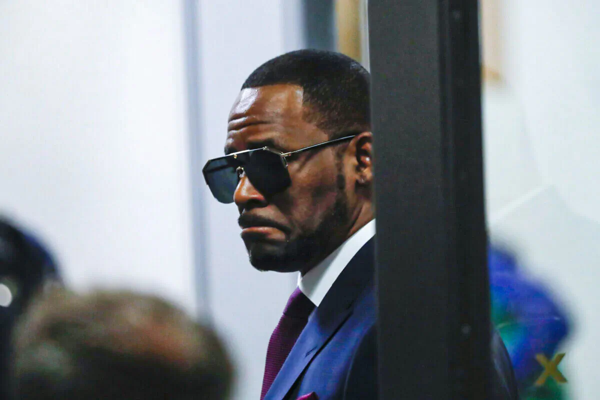 Singer R. Kelly at the Daley Center in Chicago for a child support hearing on March 13, 2019. (Jose M. Osorio/Chicago Tribune/TNS)
