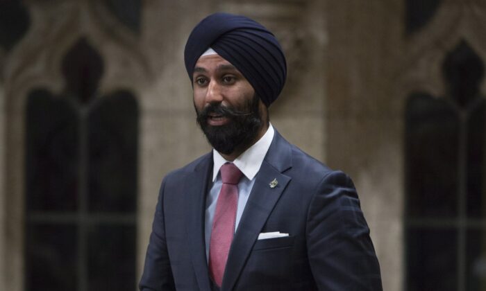 Liberal MP Raj Grewal rises in the House of Commons in Ottawa on June 3, 2016. (The Canadian Press/Adrian Wyld)