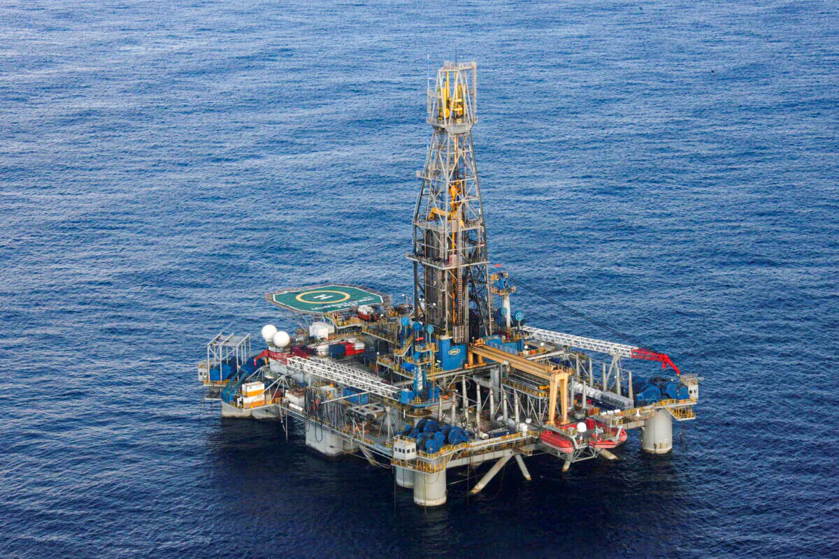 The Homer Ferrington gas drilling rig is seen during President Demetris Christofias' visit in the east Mediterranean, Nicosia, on Nov. 21, 2011.  (Cyprus Public Information Office/Handout/Reuters)
