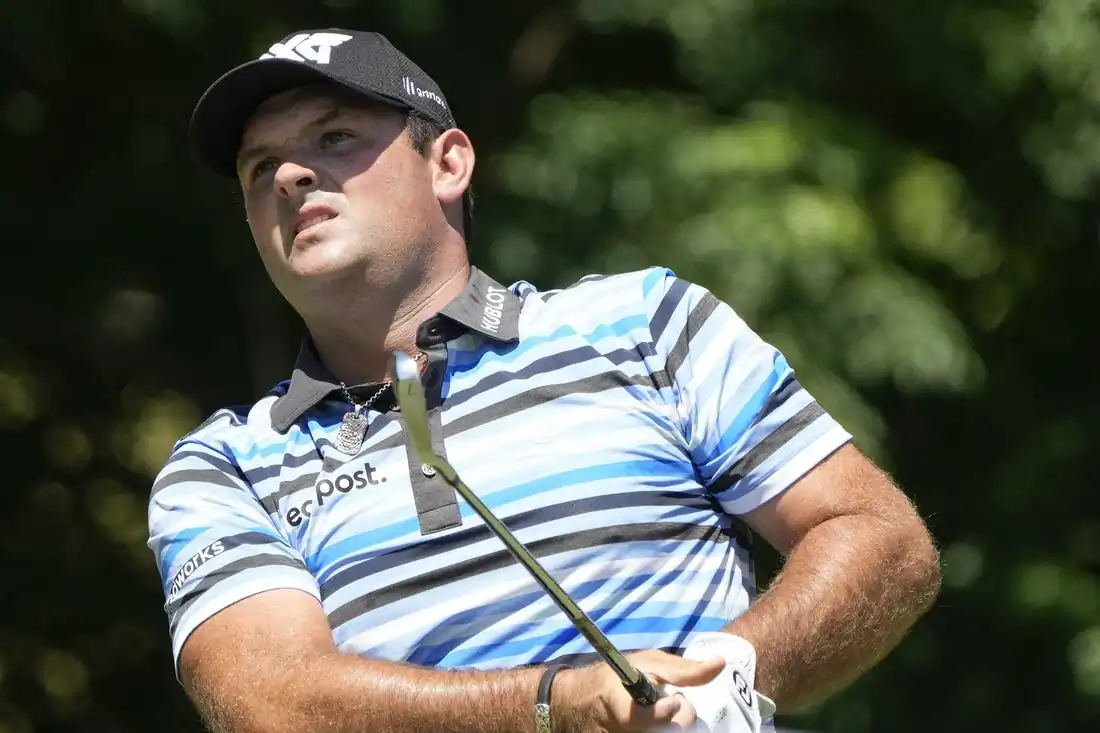 Patrick Reed plays his shot from the eighth tee during the second round of the Charles Schwab Challenge golf tournament, in Fort Worth, Texas, on May 27, 2022. (Jim Cowsert-USA TODAY Sports via Field Level media)