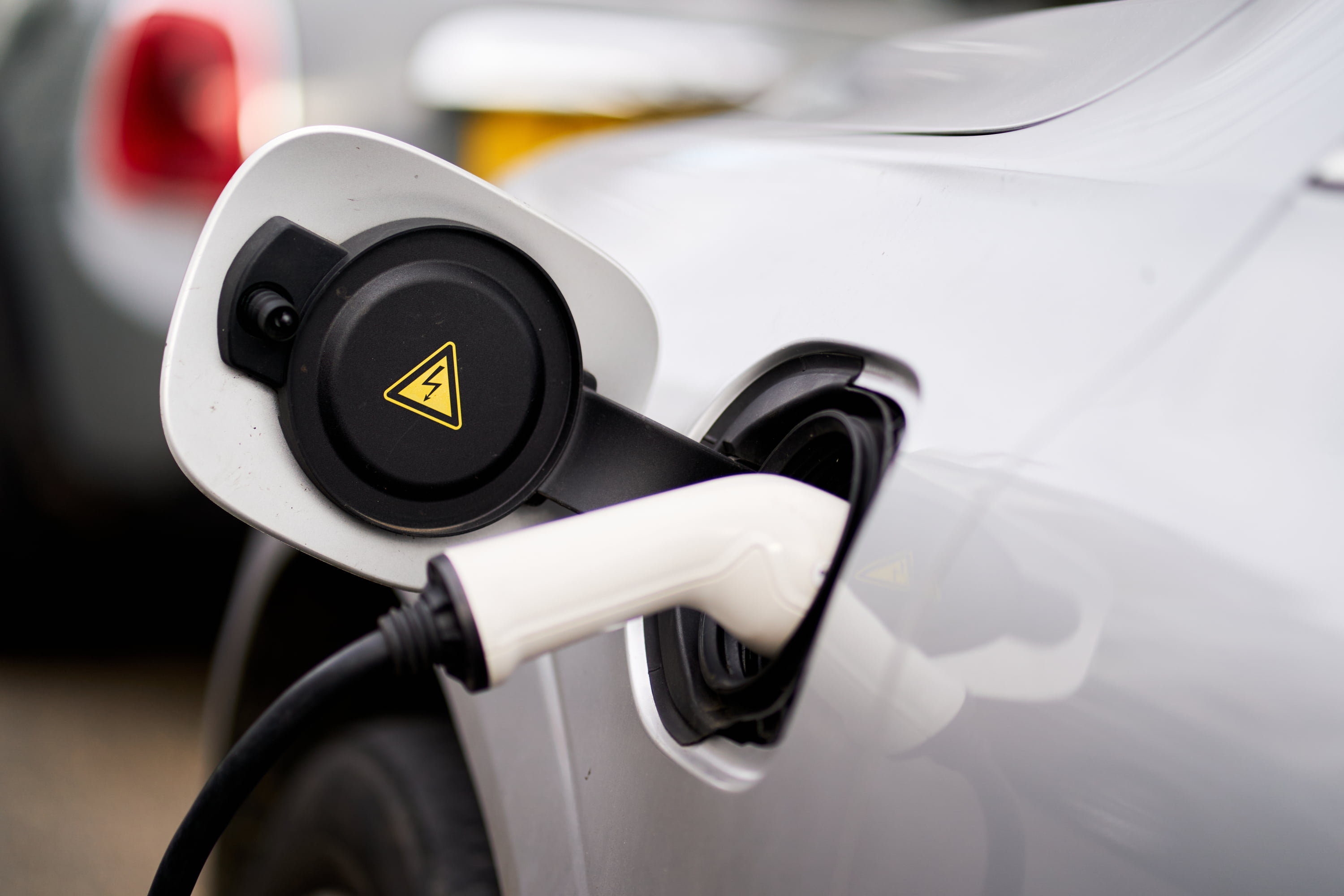 What Does the Push to Phase out Fossil Fuel Cars Achieve? - Vimarsana News