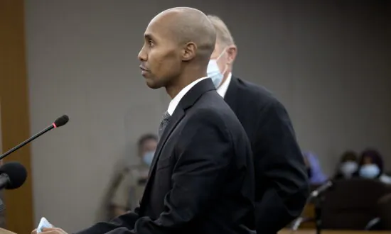 Ex-Minneapolis Officer Who Killed 911 Caller Leaves Prison