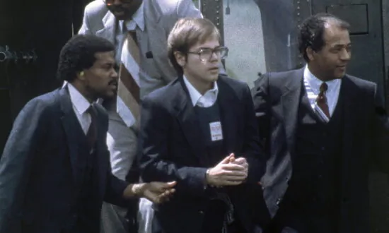 Hinckley Says He’s Sorry for Shooting That Wounded Reagan