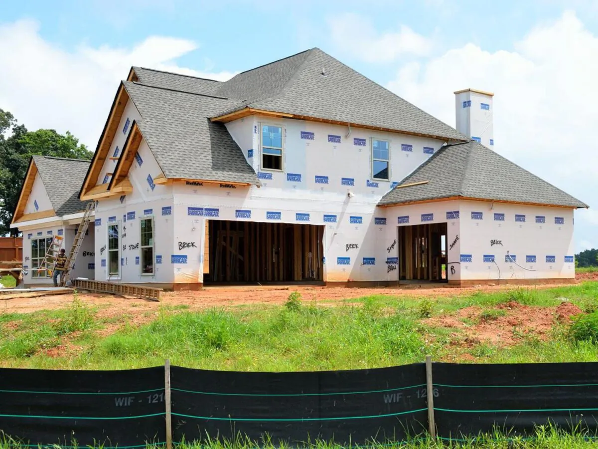 House under construction. (Paul Brennan/Pixabay)