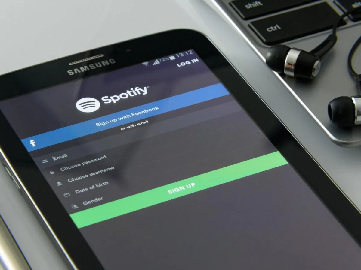 The logo of Spotify on the tablet. (Photo Mix/Pixabay)