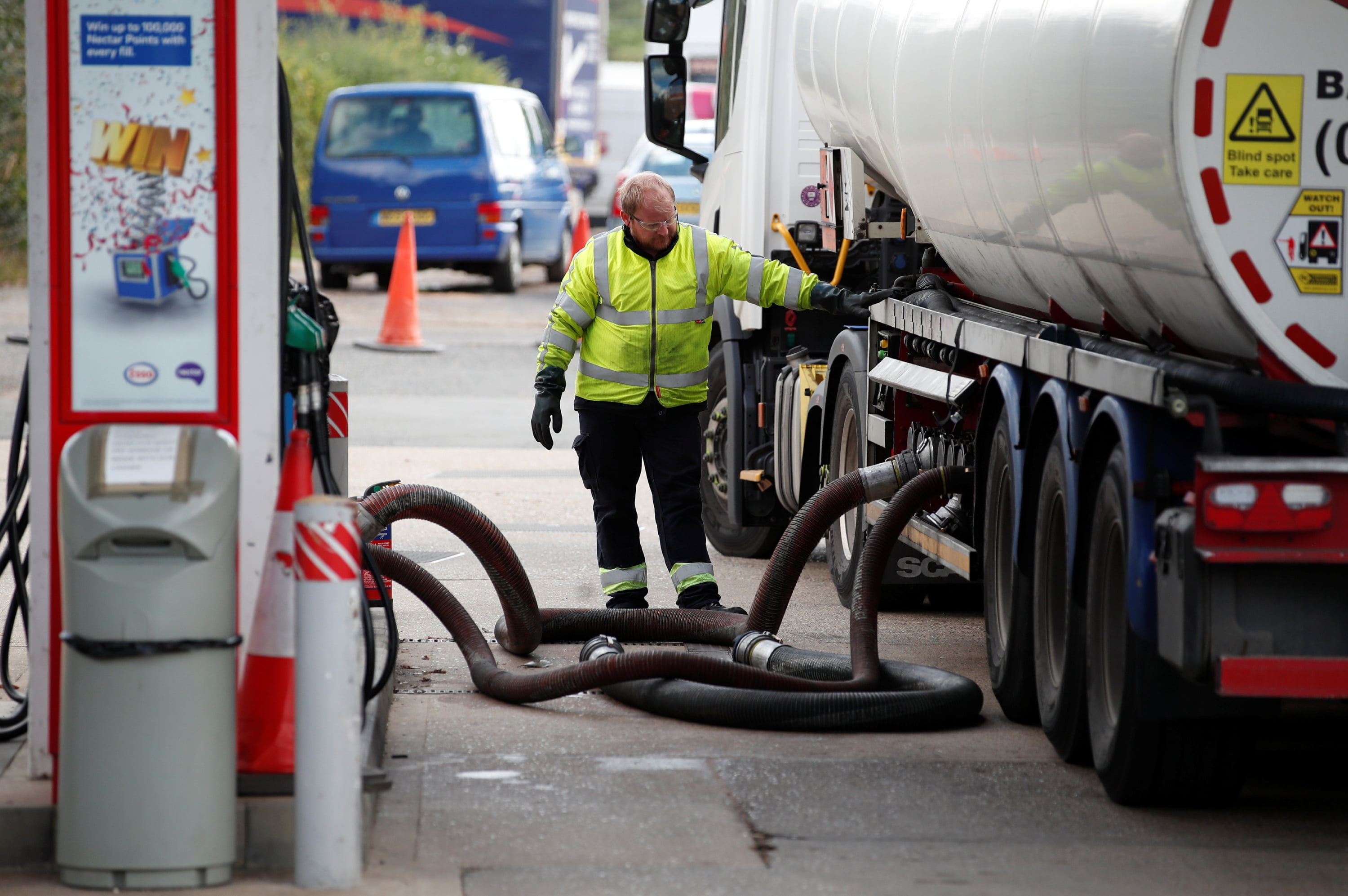 Drivers Shrug Off Soaring Fuel Prices, for Now - Vimarsana News