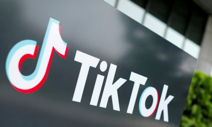 The TikTok logo is pictured outside the company's U.S. head office in Culver City, Calif. on Sept. 15, 2020.  (Mike Blake/Reuters)
