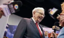 Warren Buffett Charity Lunch Fetches Record Winning Bid of $19 Million