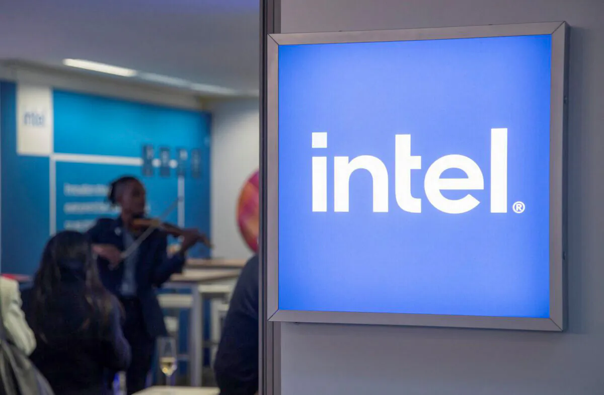 The Intel Corporation logo at a temporary office during the World Economic Forum 2022 (WEF) in the Alpine resort of Davos, Switzerland, on May 25, 2022. (Arnd Wiegmann/Reuters)