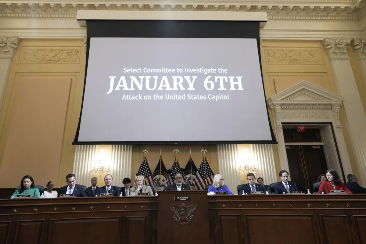 Rep. Bennie Thompson (D-Miss.), chair of the Select Committee to Investigate the January 6th Attack on the U.S. Capitol, joined by fellow committee members, delivers opening remarks during a hearing on the Jan. 6 investigation on Capitol Hill on June 9, 2022. (Drew Angerer/Getty Images)