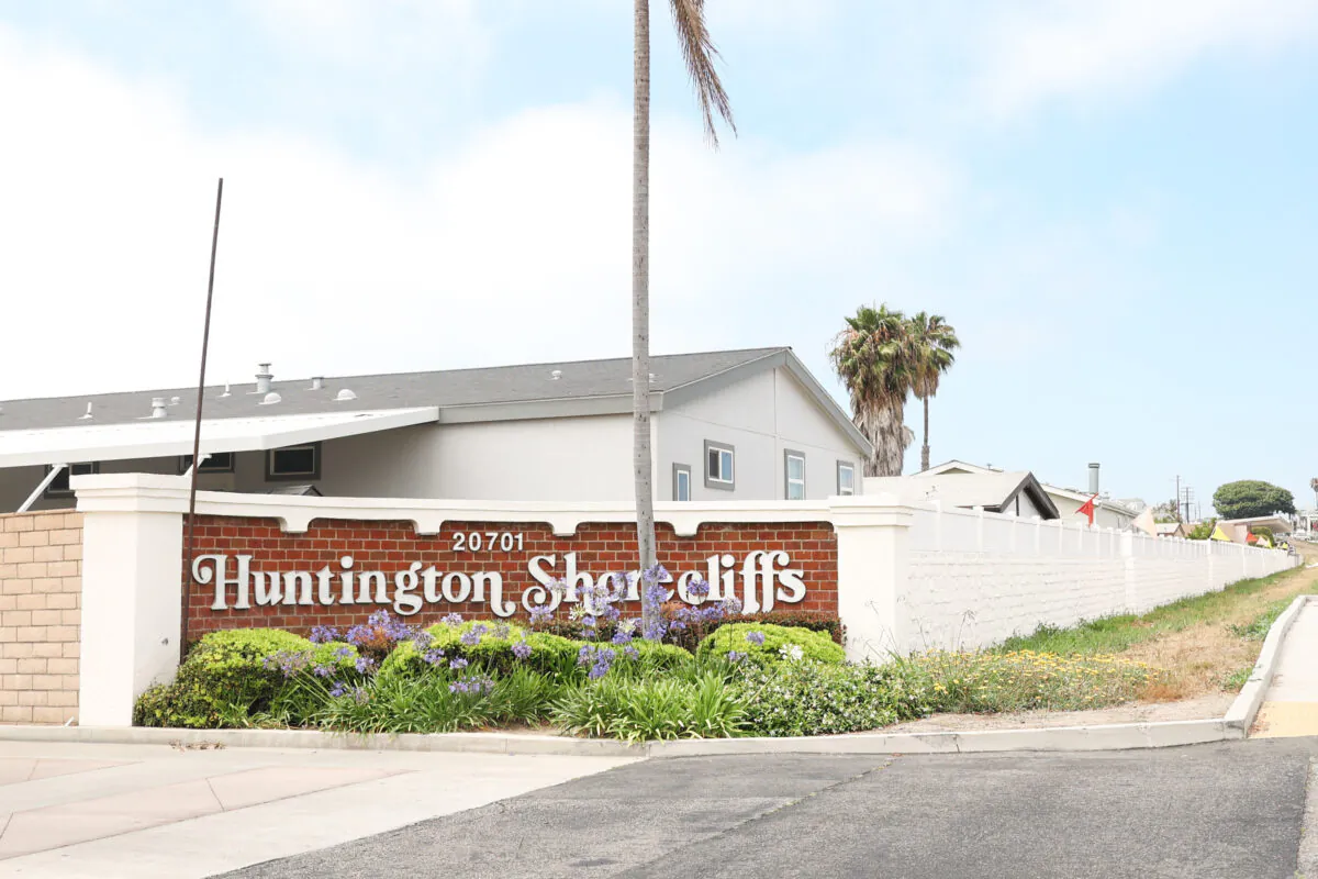 Mobile homes in Huntington Beach Calif., on June 10, 2022. (Julianne Foster/The Epoch Times)