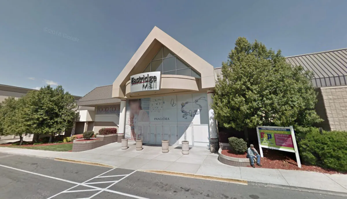 3 Wounded in Shooting at North Carolina Mall Food Court