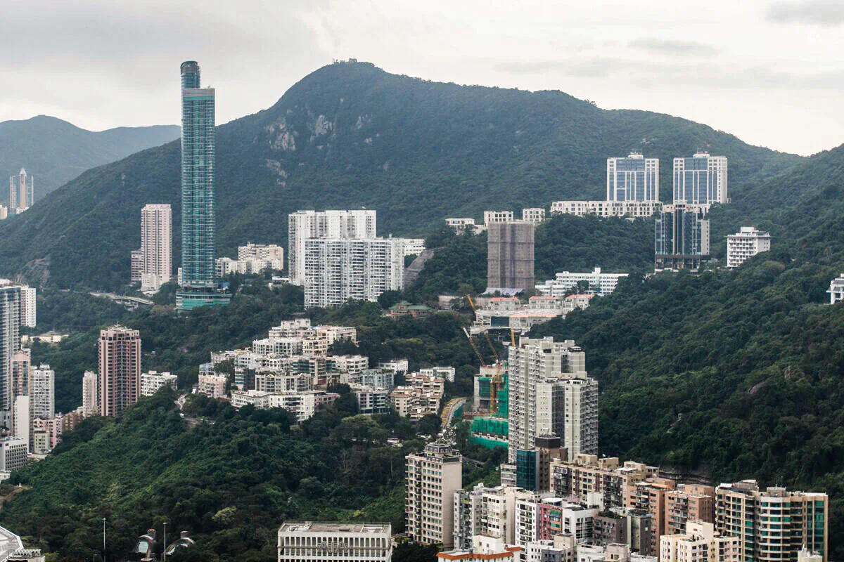 The picture shows Mount Nicholson, which has one of the most expensive luxury residential lots in Hong Kong. (Anthony Wallace/AFP via Getty Images)