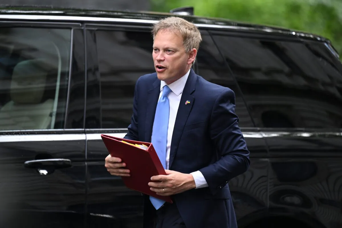 Secretary of State for Transport Grant Shapps arrives for the weekly Cabinet meeting at Downing Street in London on May 24, 2022. (Leon Neal/Getty Images)