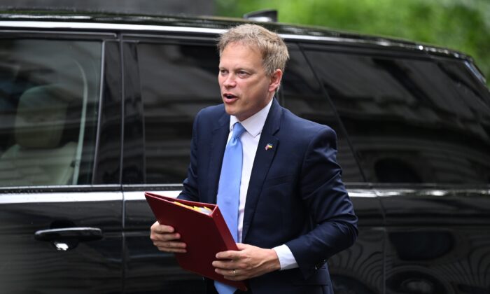 Secretary of State for Transport Grant Shapps arrives for the weekly cabinet meeting at Downing Street in London, on May 24, 2022. (Leon Neal/Getty Images)