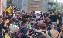 Man Arrested for Immigration Offences in London Released as Protesters Block Van