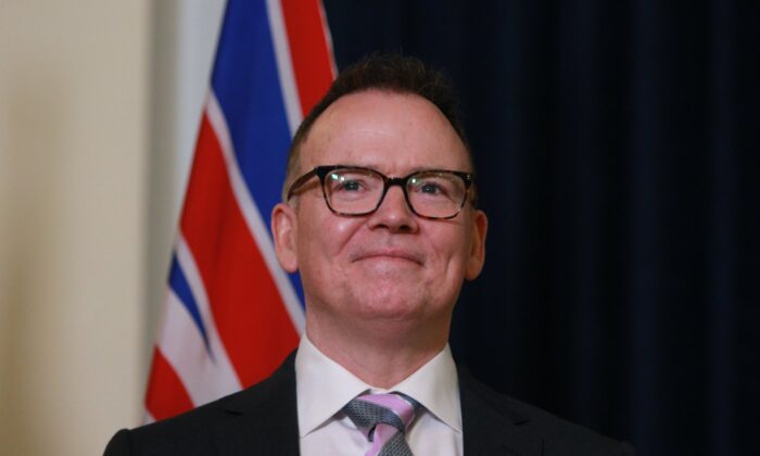 Opposition B.C. Liberal Party Leader Kevin Falcon is sworn in during an oath ceremony and introduction to the house in the Hall of Honour at legislature in Victoria, May 16, 2022. (The Canadian Press/Chad Hipolito)
