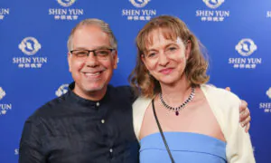 Surgeon Says Shen Yun Keeps Alive Traditions of the Chinese People