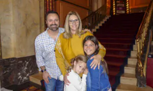 Business Owner Says Shen Yun’s Uplifting Message Is Important for the World to See