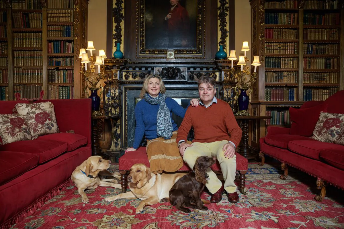 Earls of Carnarvon & Lady Carnarvon. (Courtesy of Highclere Castle)
