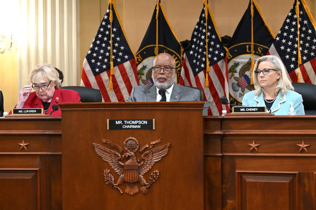 (L–R) Rep. Zoe Lofgren (D-Calif.), Rep. Bennie Thompson (D-Miss.), Chair of the Jan. 6 committee, and Vice Chairwoman Rep. Liz Cheney (R-Wyo.) listen during a hearing by Jan. 6 committee in the Cannon House Office Building in Washington on June 13, 2022. (Saul Loeb/AFP via Getty Images)