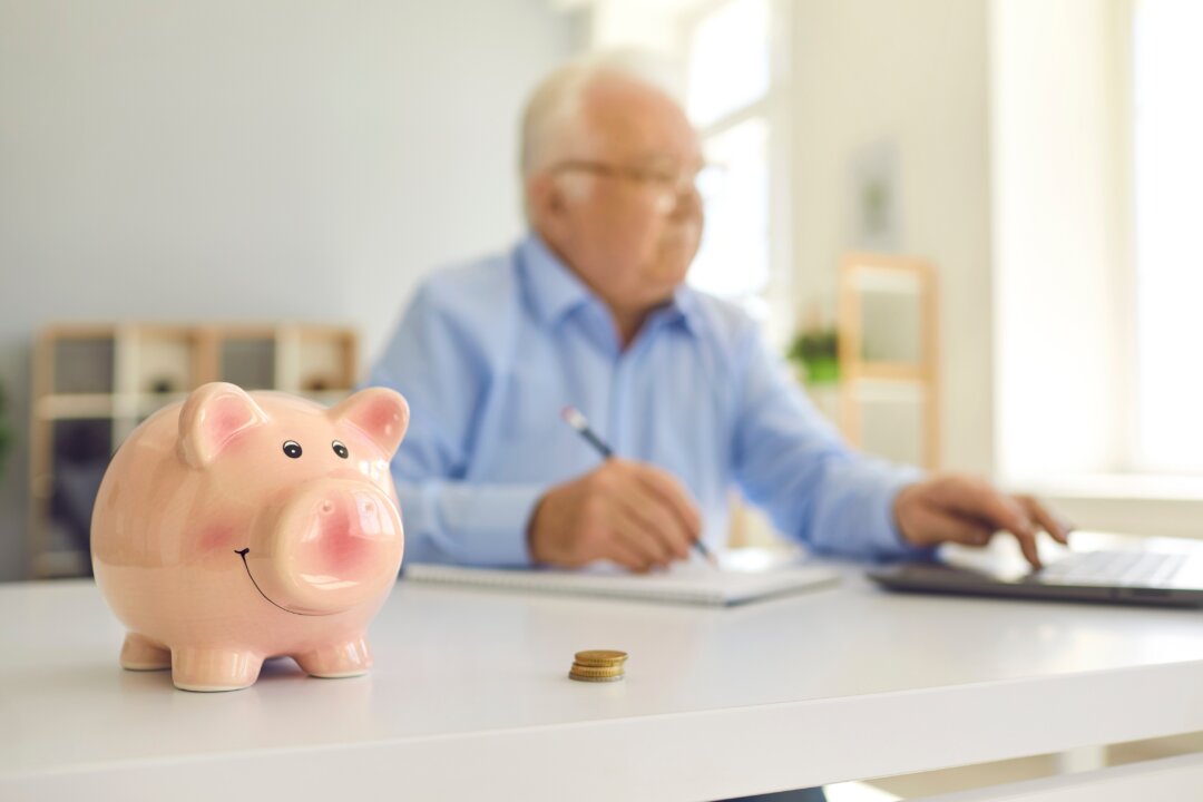 The Pros and Cons of a Reverse Mortgage in Retirement