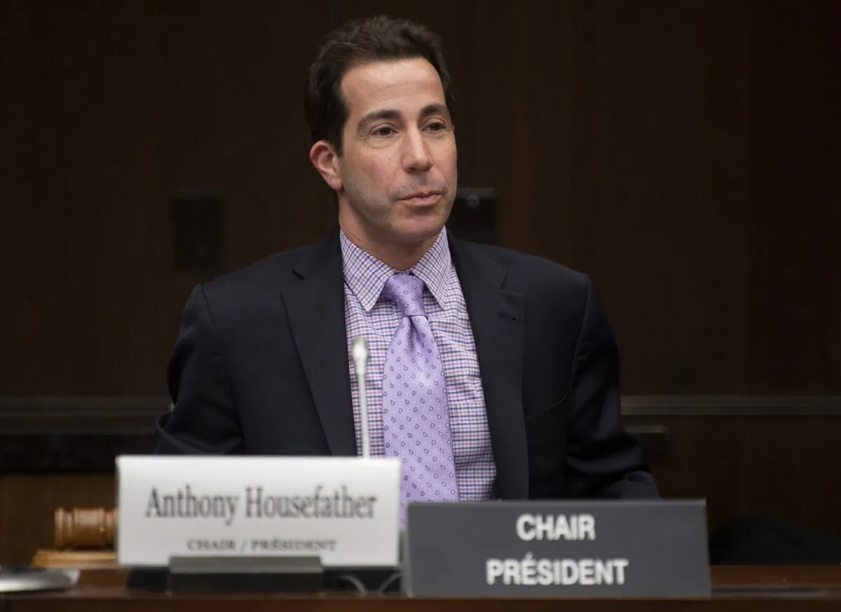 Justice Committee Chair Anthony Housefather waits to start a committee meeting in Ottawa, March 13, 2019. (The Canadian Press/Adrian Wyld)