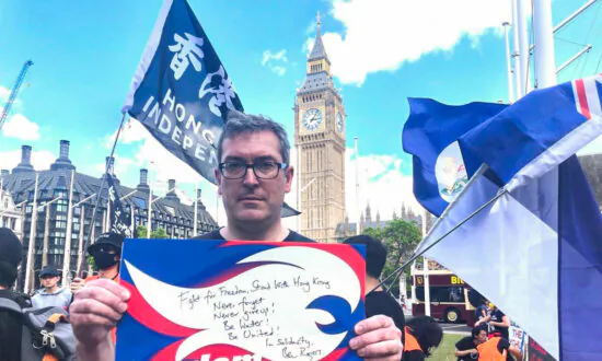 ‘Be Water, Be United’: Hongkongers in UK Rally Against Totalitarianism