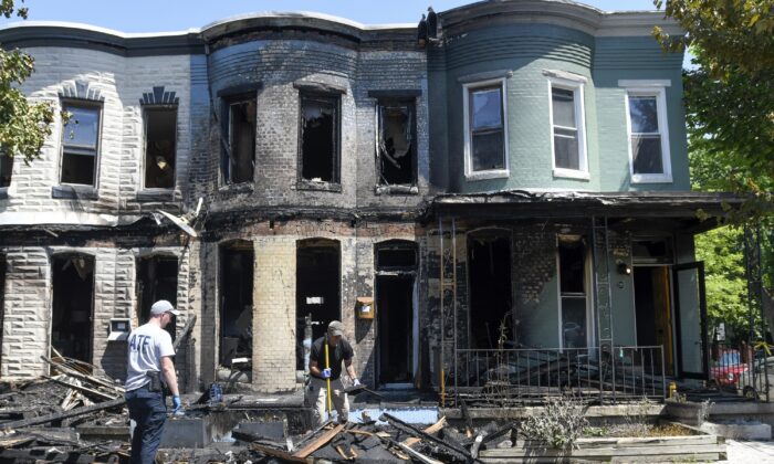 Fire Rips Through 4 Baltimore Row Homes, Leaves 3 Hurt | The Epoch Times