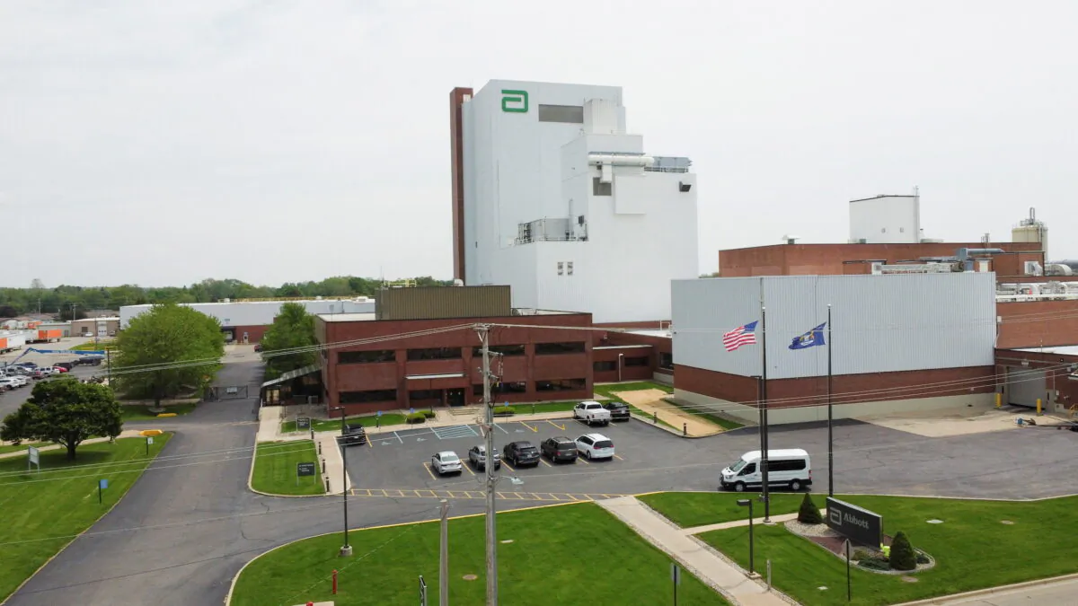 The Abbott Laboratories facility in Sturgis, Mich., on May 20, 2022. (Eric Cox/Reuters)