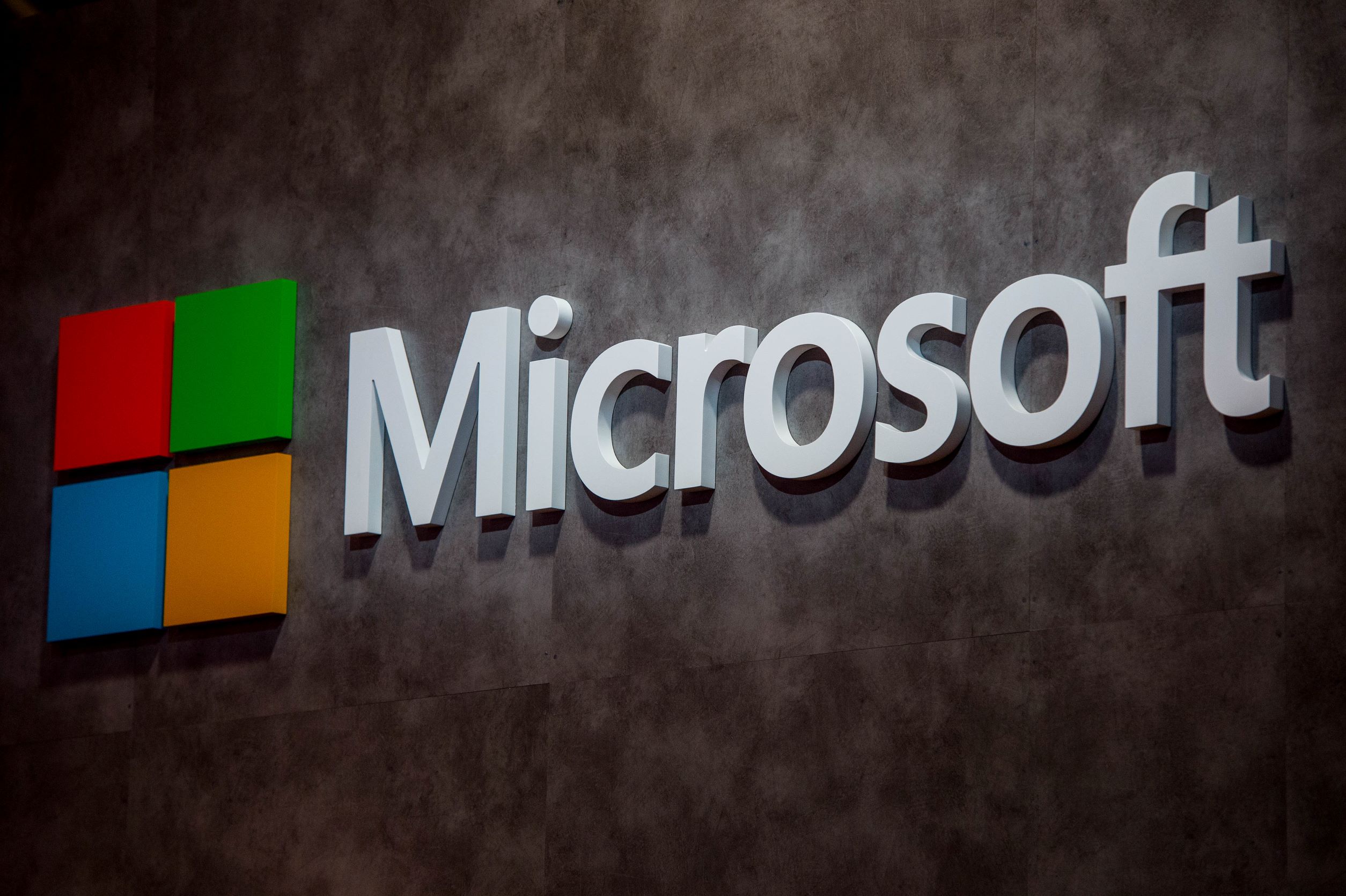 Demand Surges For Pirated Microsoft Products in Sanctions-Hit Russia - Vimarsana News
