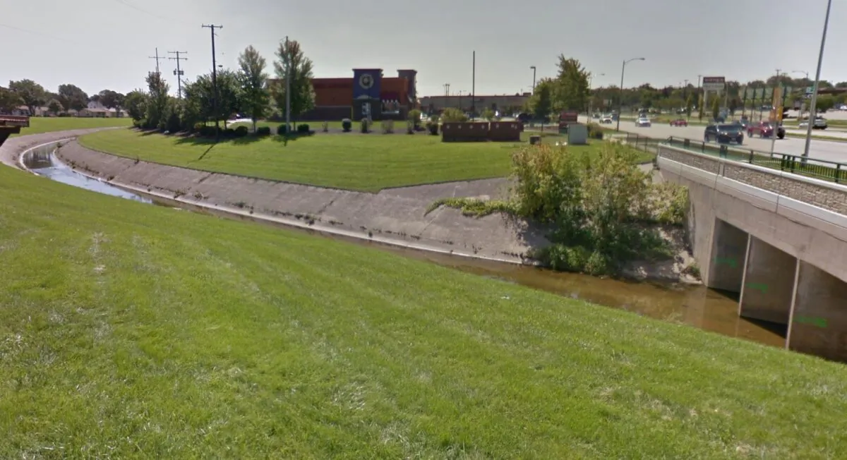 The Milwaukee drainage tunnel near 27th and Loomis streets in Milwaukee in September 2018. (Google Maps/Screenshot via The Epoch Times)