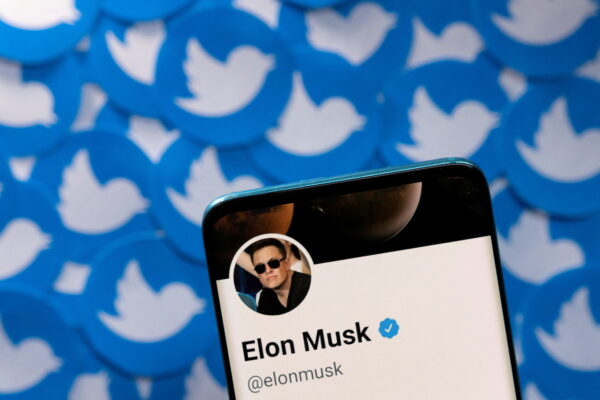 Musk dice que sus intereses en China no afectarán su postura sobre la libertad de expresión en Twitter