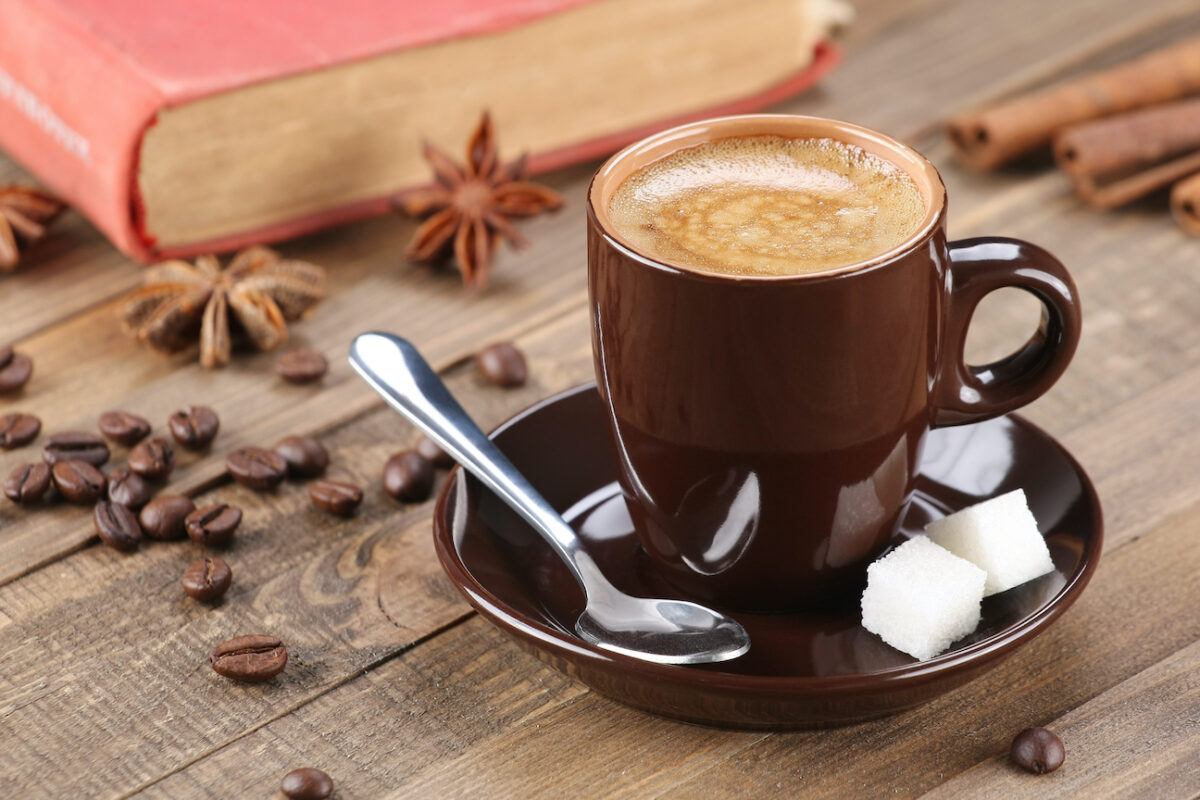 Sweetened coffee drinkers also had benefits, as long as they drank less than 4 cups per day. (Syomao/Shutterstock)