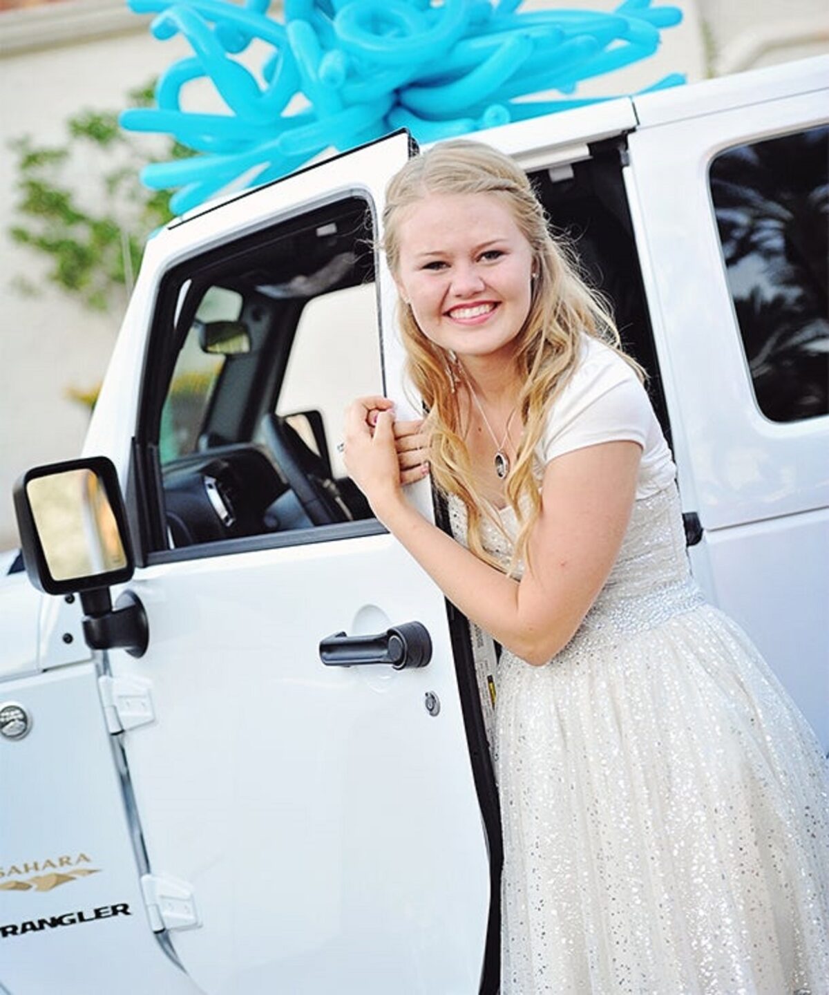 Bella Weems How This Teenager Turned Her Childhood Hobby Into a Global Business