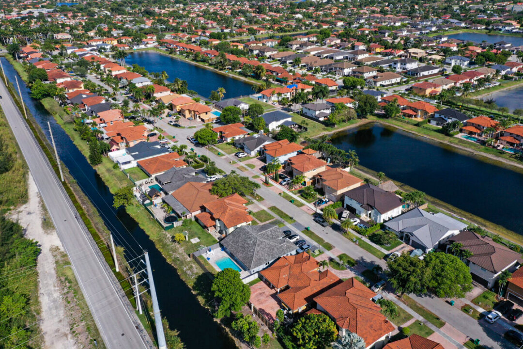 Your neighborhood is a factor in your dementia risk, researchers find. (Joe Raedle/Getty Images)
